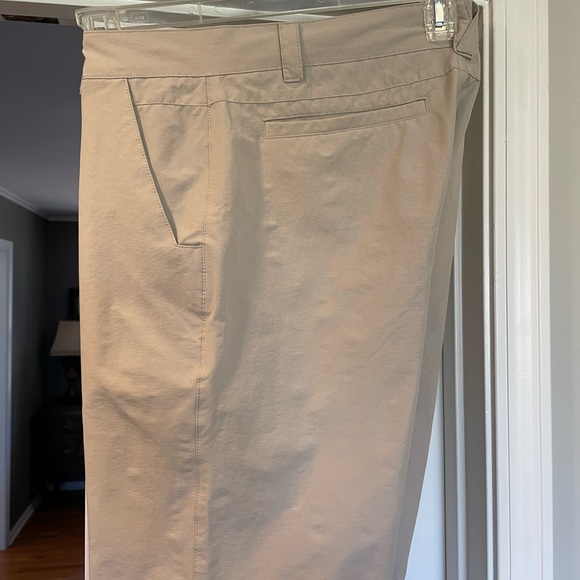 2 pair Oakley shorts, Great condition, size 34 for both - Picture 4 of 4